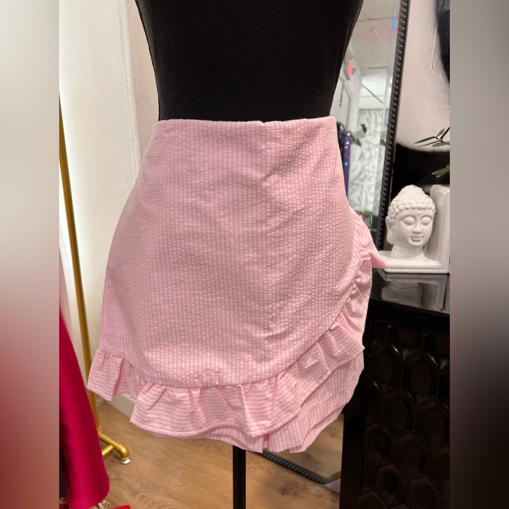 Pink white seer sucker skorts